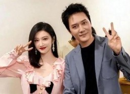 娱乐爆料吃瓜直播,直播吃瓜，带你领略明星幕后故事